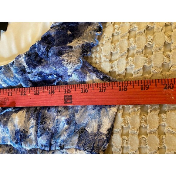 AB Studio Blouse Sleeveless Size Large Soft Ruffled Round Neckline Lace Overlay - Picture 8 of 9